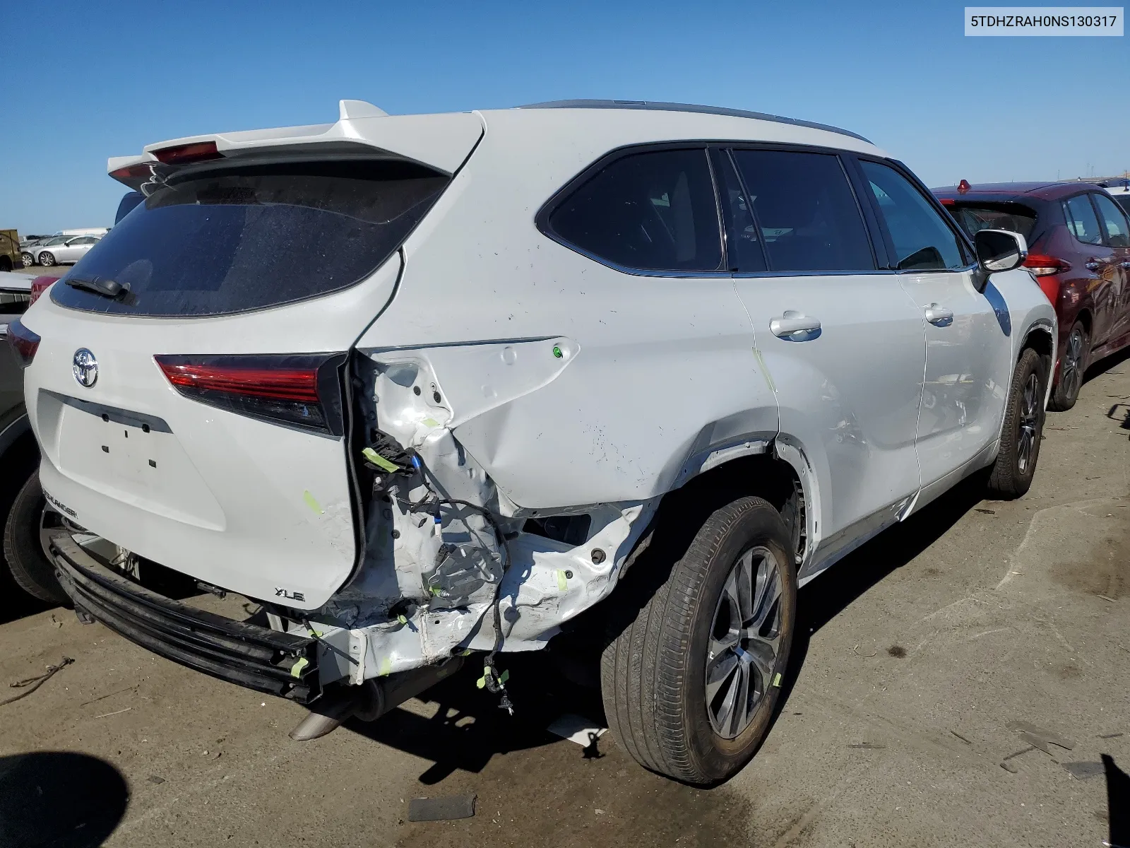 5TDHZRAH0NS130317 2022 Toyota Highlander Xle