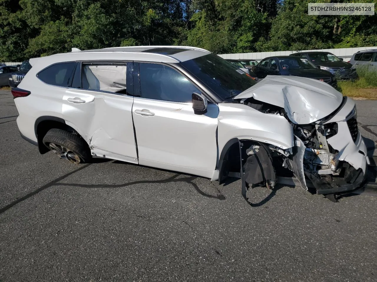 2022 Toyota Highlander Xle VIN: 5TDHZRBH9NS246128 Lot: 68859564