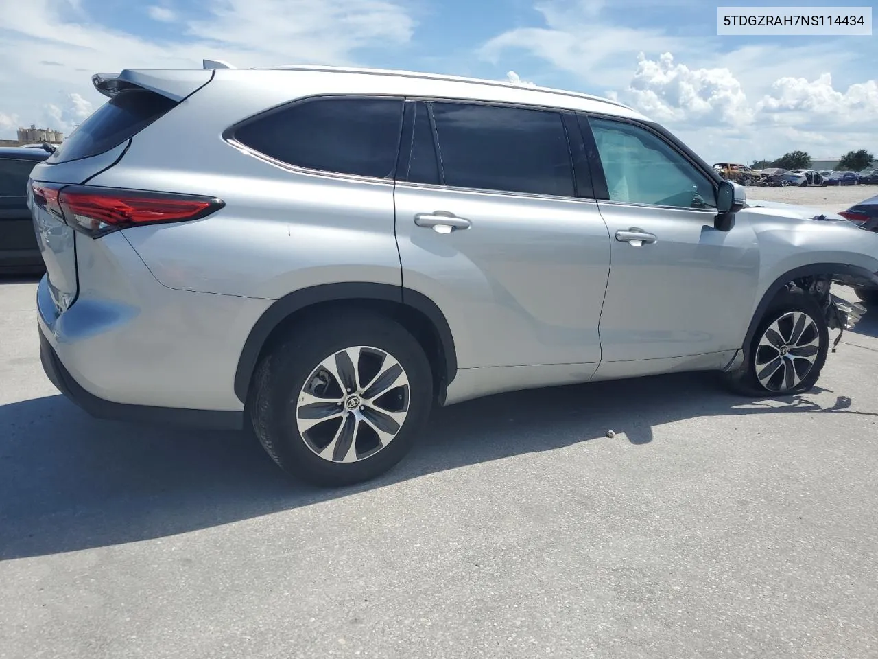 2022 Toyota Highlander Xle VIN: 5TDGZRAH7NS114434 Lot: 68924924