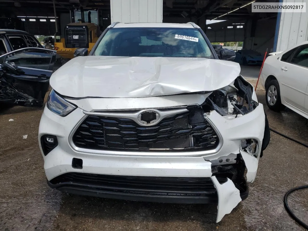 5TDGZRAHXNS092817 2022 Toyota Highlander Xle