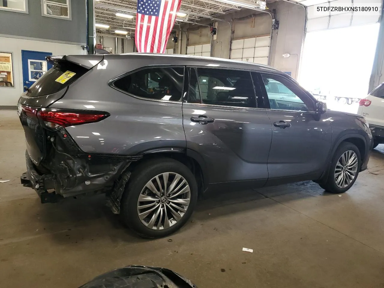 2022 Toyota Highlander Platinum VIN: 5TDFZRBHXNS180910 Lot: 70437754