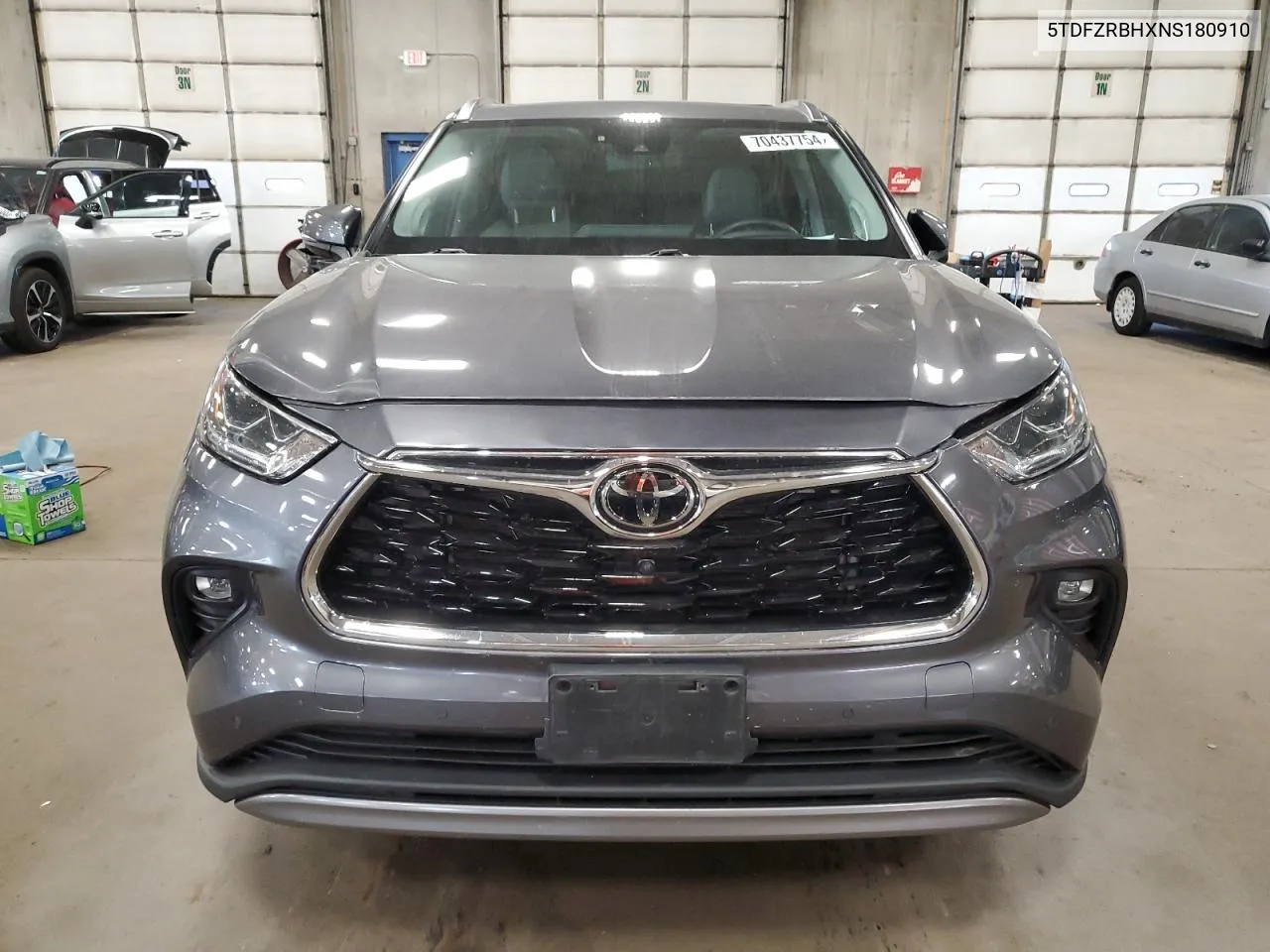 5TDFZRBHXNS180910 2022 Toyota Highlander Platinum