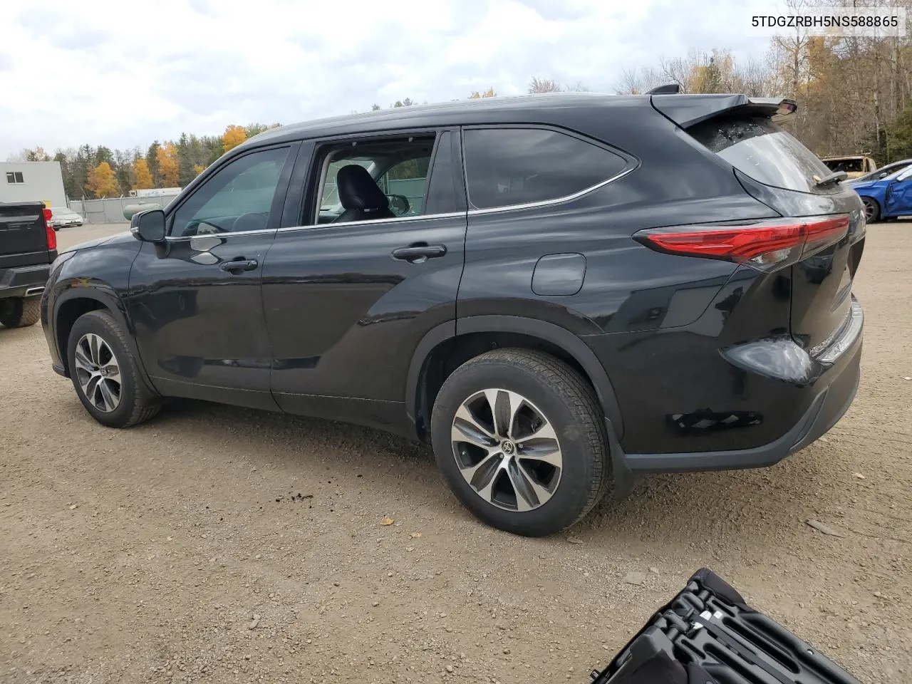 2022 Toyota Highlander Xle VIN: 5TDGZRBH5NS588865 Lot: 70771284