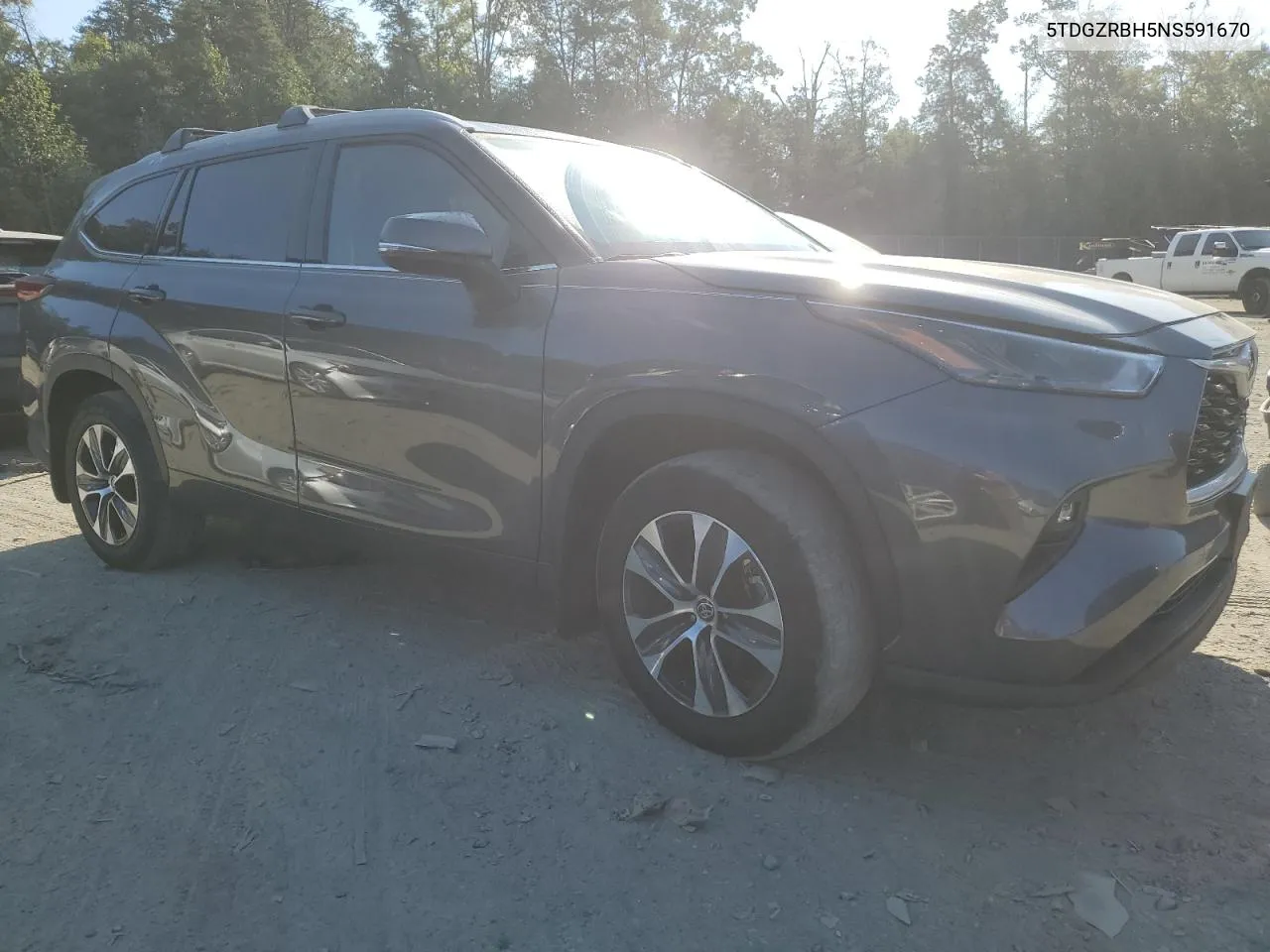 2022 Toyota Highlander Xle VIN: 5TDGZRBH5NS591670 Lot: 70960474