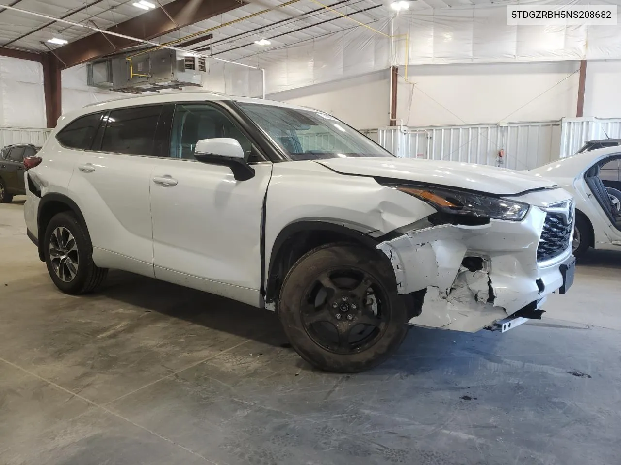 2022 Toyota Highlander Xle VIN: 5TDGZRBH5NS208682 Lot: 71608984