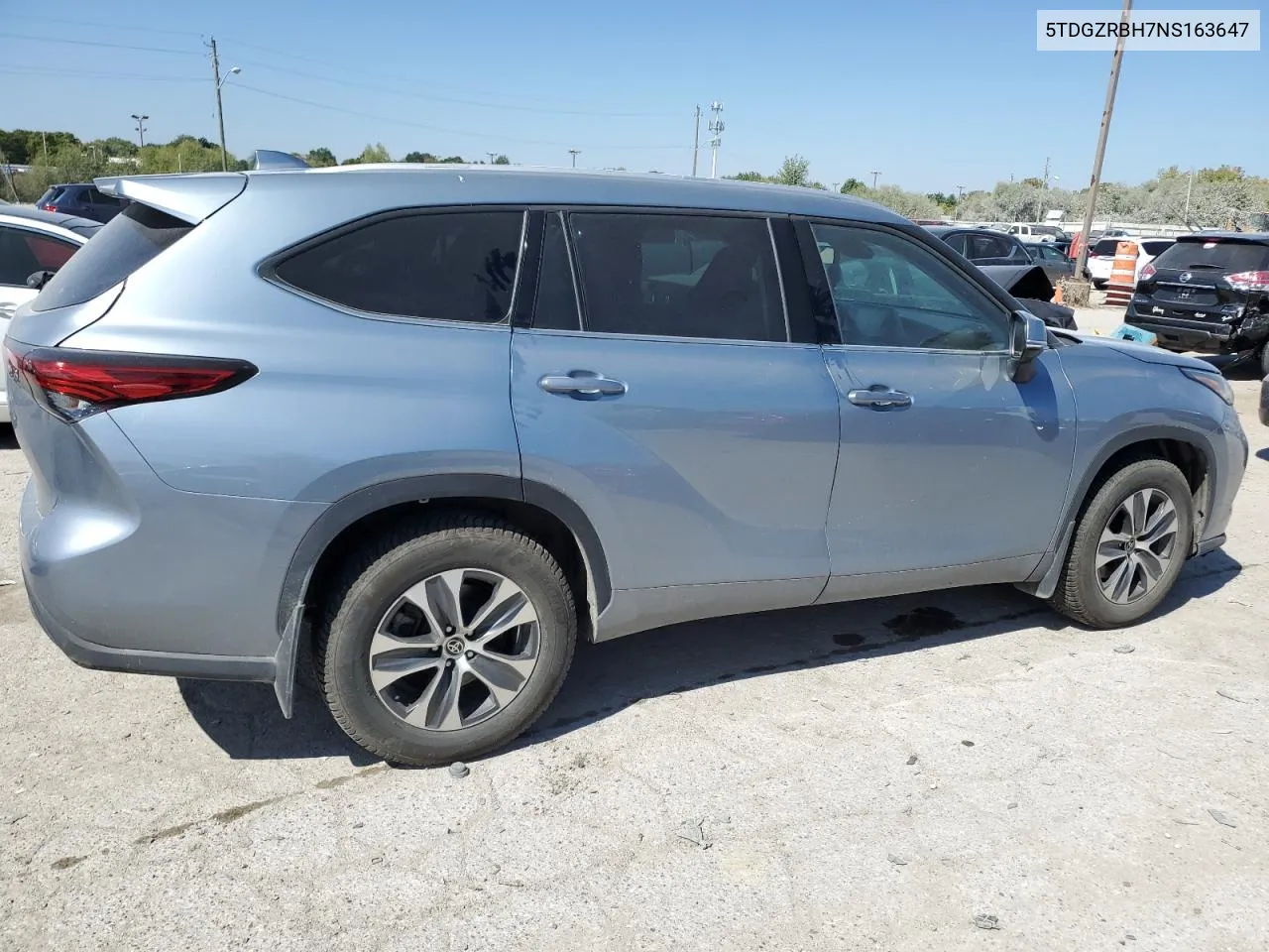 5TDGZRBH7NS163647 2022 Toyota Highlander Xle