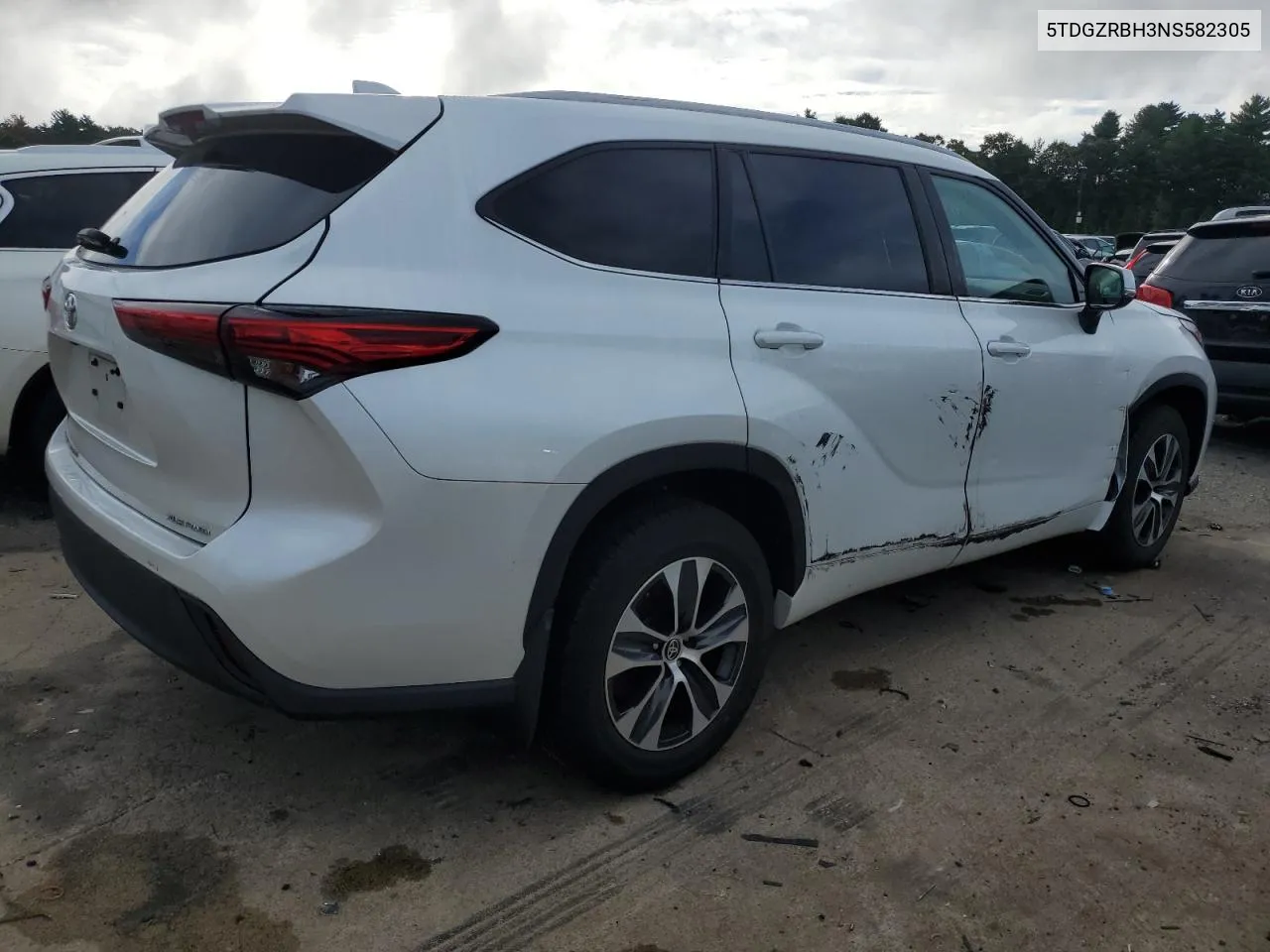 2022 Toyota Highlander Xle VIN: 5TDGZRBH3NS582305 Lot: 72684624