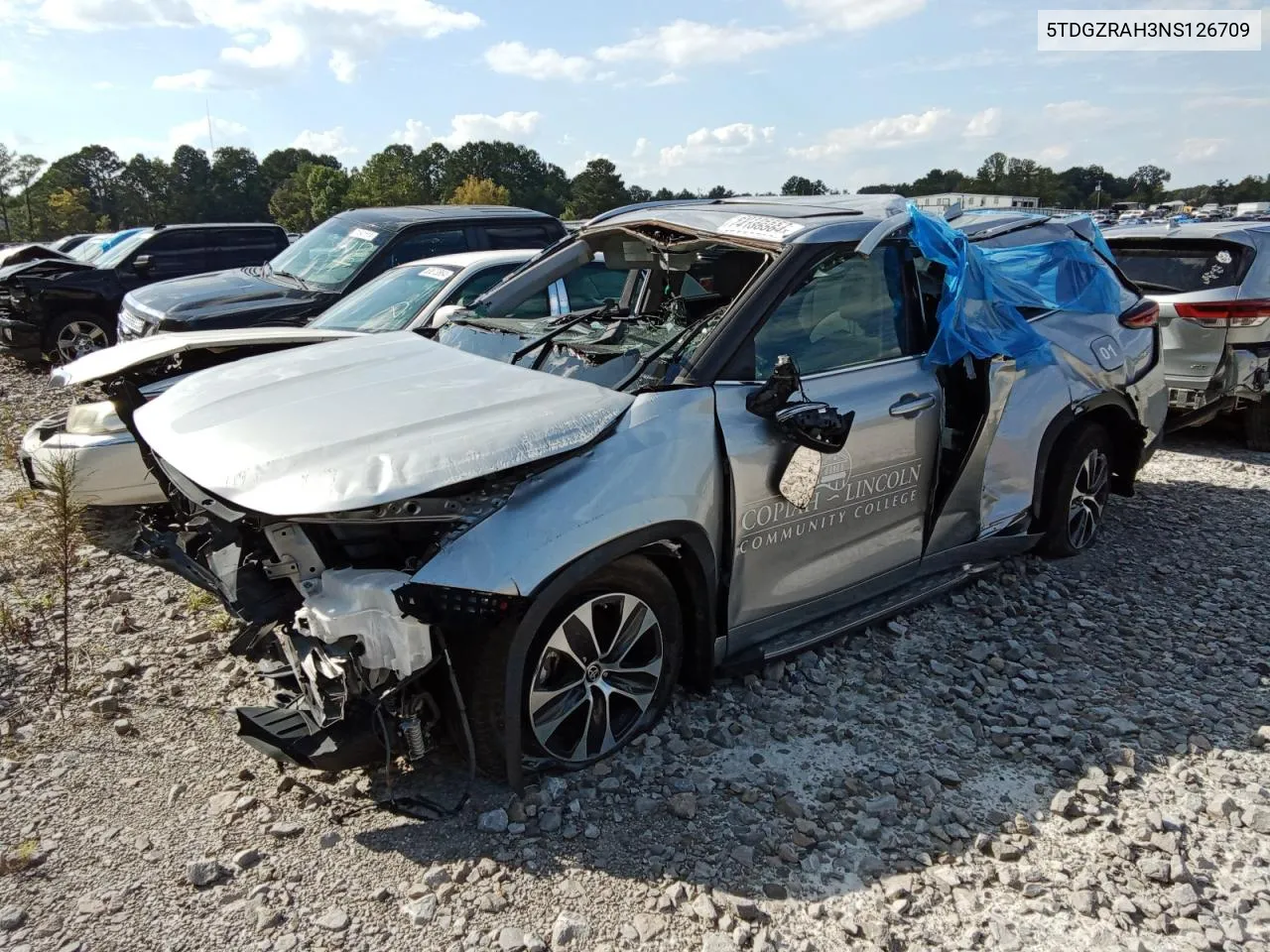 2022 Toyota Highlander Xle VIN: 5TDGZRAH3NS126709 Lot: 74186564