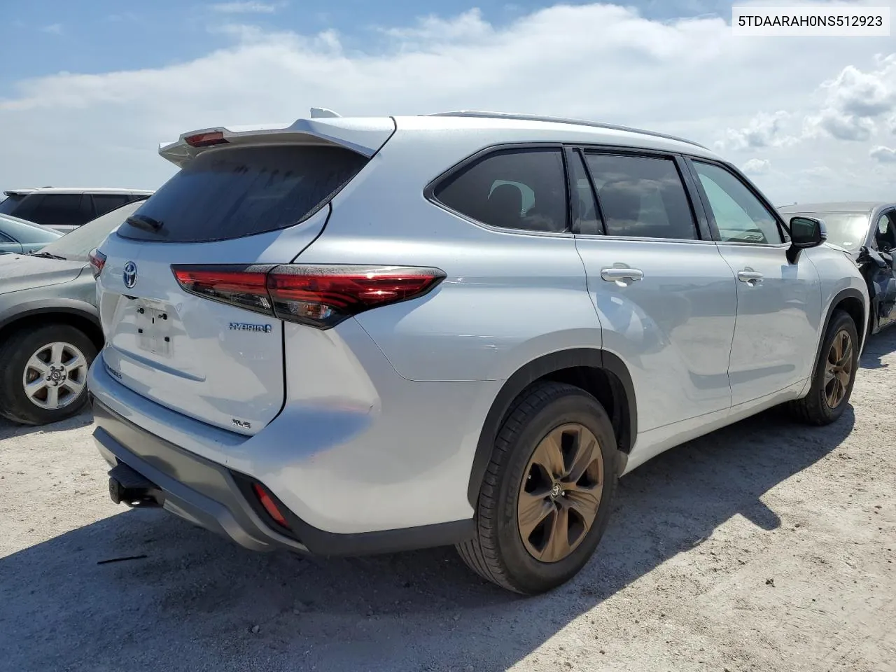 2022 Toyota Highlander Hybrid Xle VIN: 5TDAARAH0NS512923 Lot: 74933734