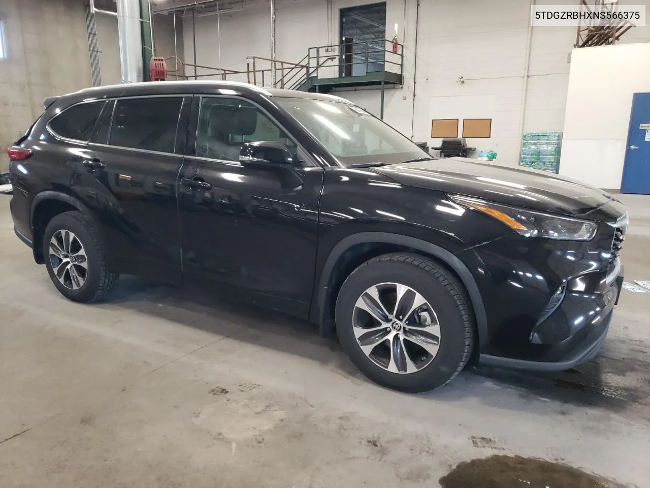 2022 Toyota Highlander Xle VIN: 5TDGZRBHXNS566375 Lot: 75015504