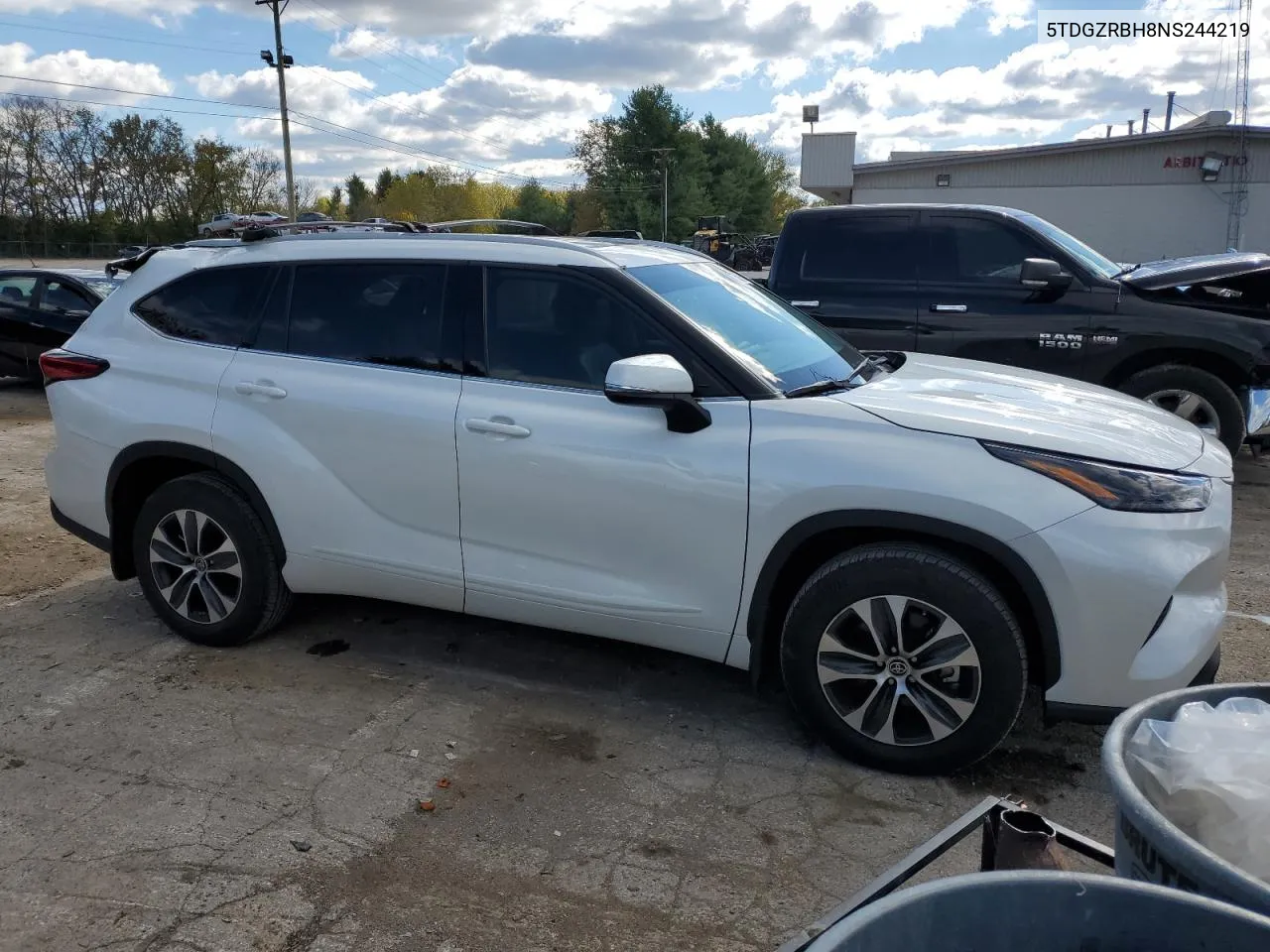 2022 Toyota Highlander Xle VIN: 5TDGZRBH8NS244219 Lot: 75697494