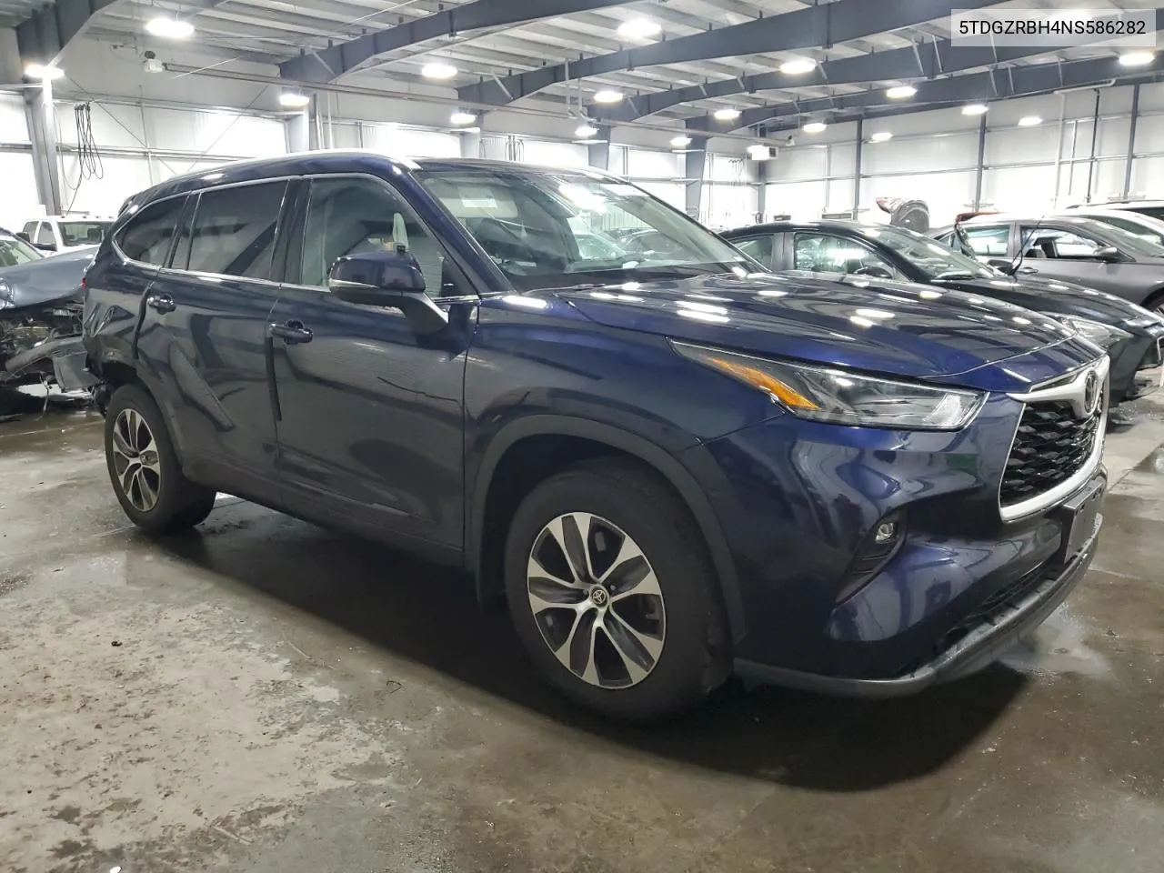 2022 Toyota Highlander Xle VIN: 5TDGZRBH4NS586282 Lot: 75997044