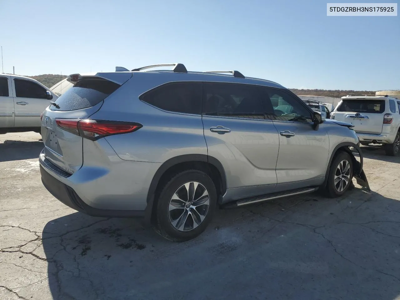 2022 Toyota Highlander Xle VIN: 5TDGZRBH3NS175925 Lot: 76422354