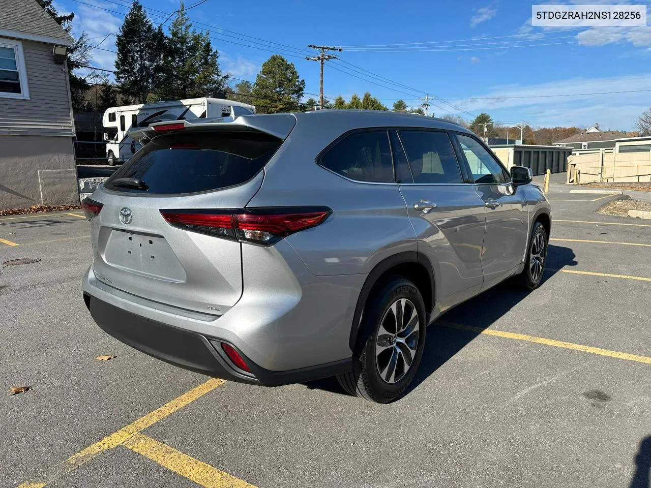 2022 Toyota Highlander Xle VIN: 5TDGZRAH2NS128256 Lot: 79884944