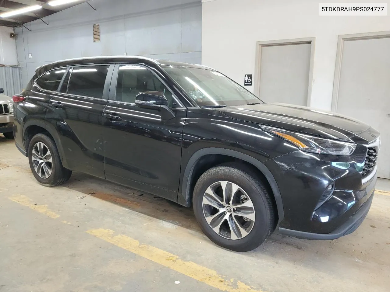 5TDKDRAH9PS024777 2023 Toyota Highlander L