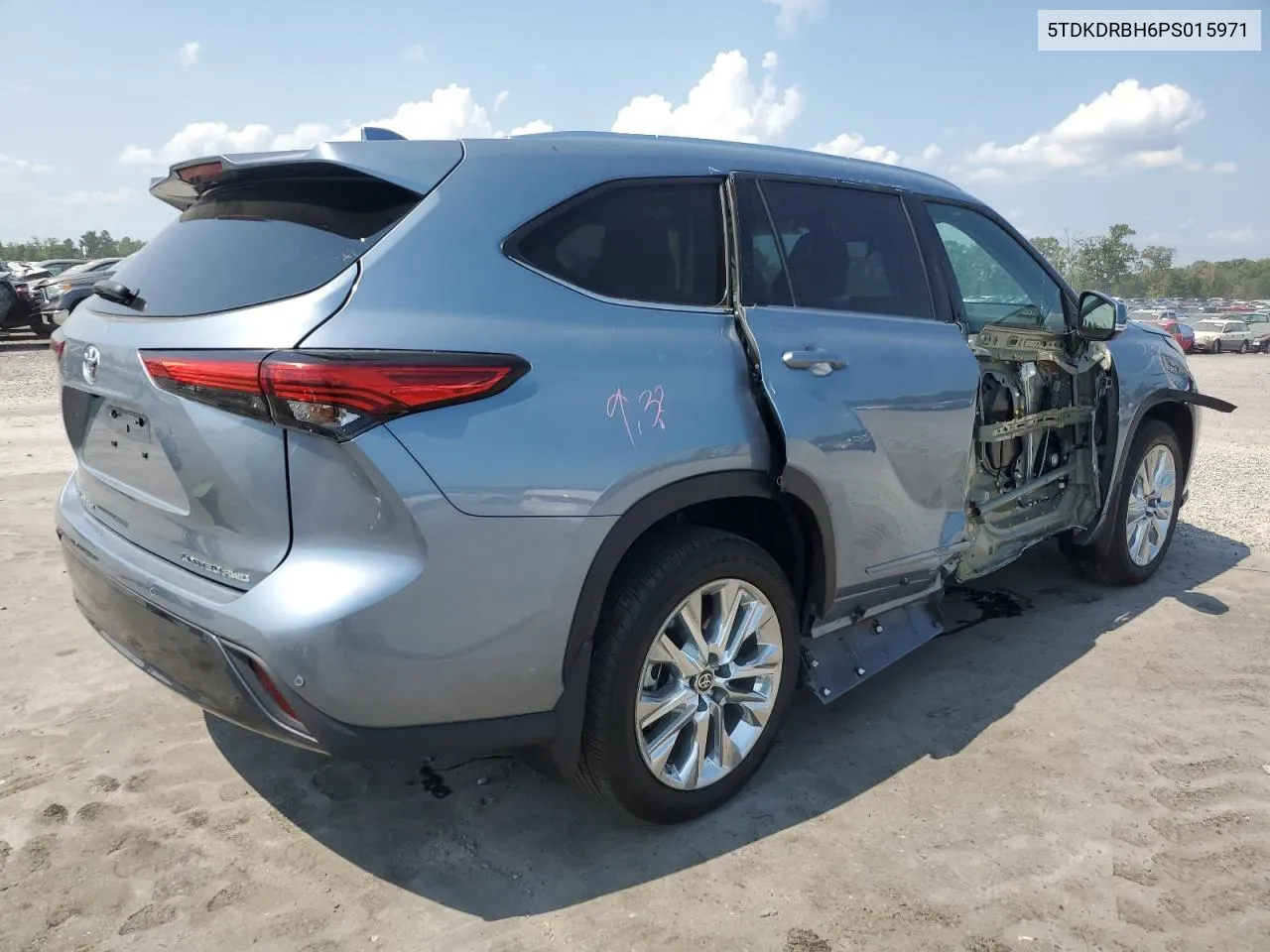 2023 Toyota Highlander L VIN: 5TDKDRBH6PS015971 Lot: 69525044