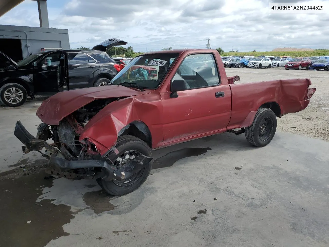 1992 Toyota Pickup 1/2 Ton Short Wheelbase Stb VIN: 4TARN81A2NZ044529 Lot: 75123894