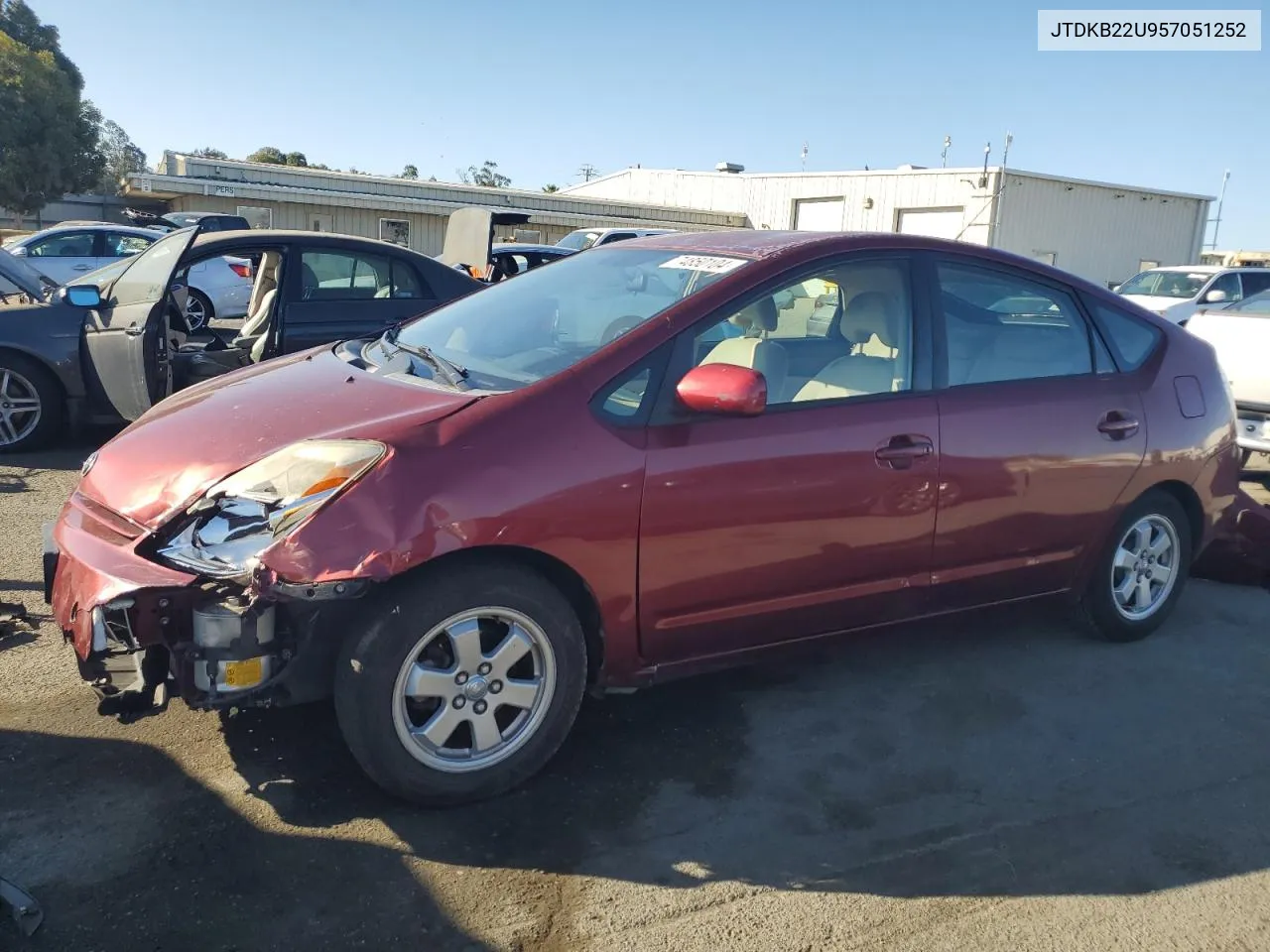 2005 Toyota Prius VIN: JTDKB22U957051252 Lot: 74850104