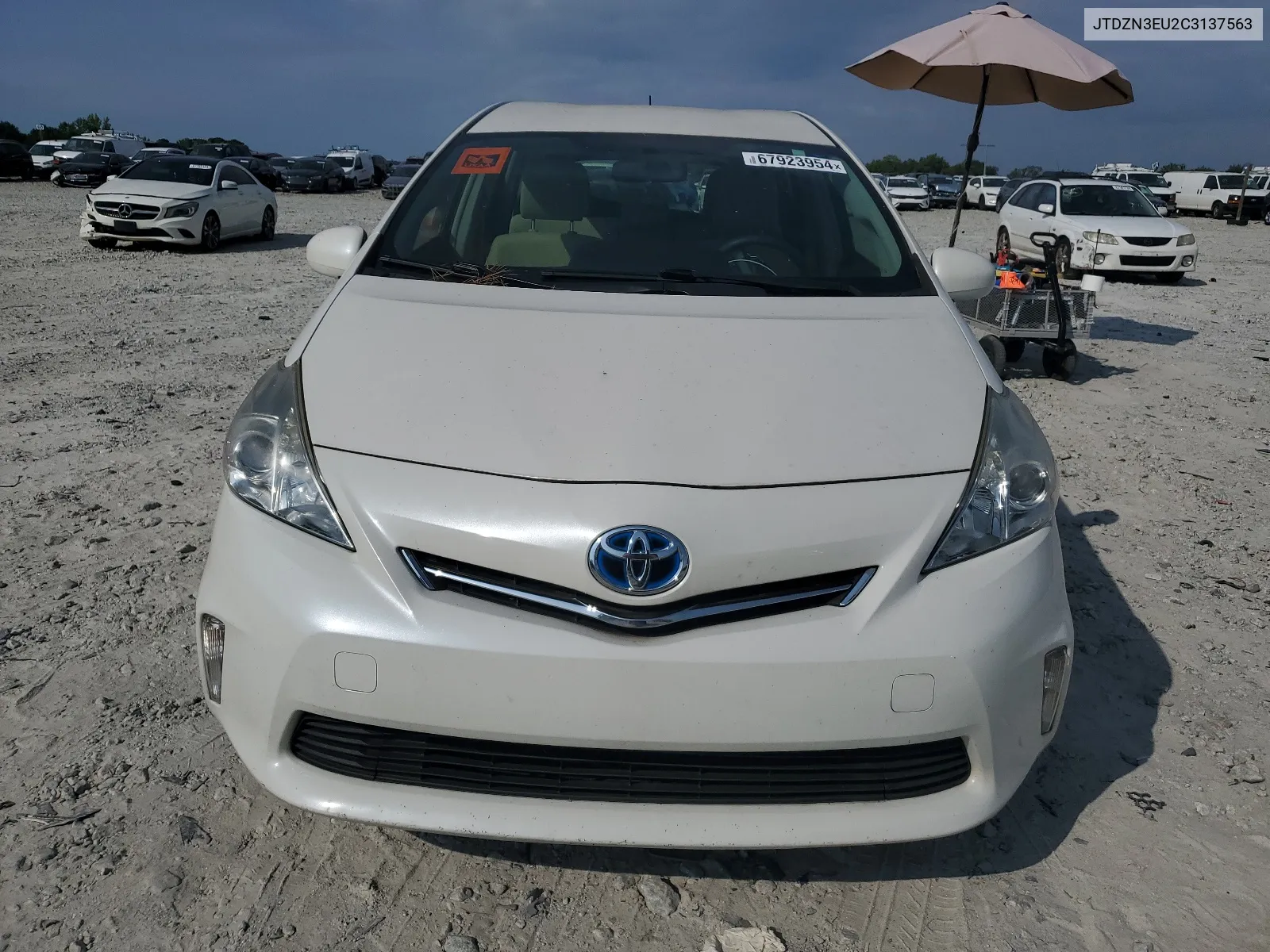 JTDZN3EU2C3137563 2012 Toyota Prius V