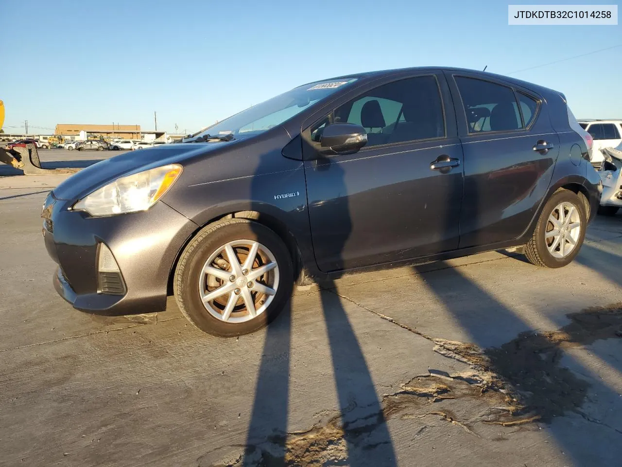 2012 Toyota Prius C VIN: JTDKDTB32C1014258 Lot: 81565624