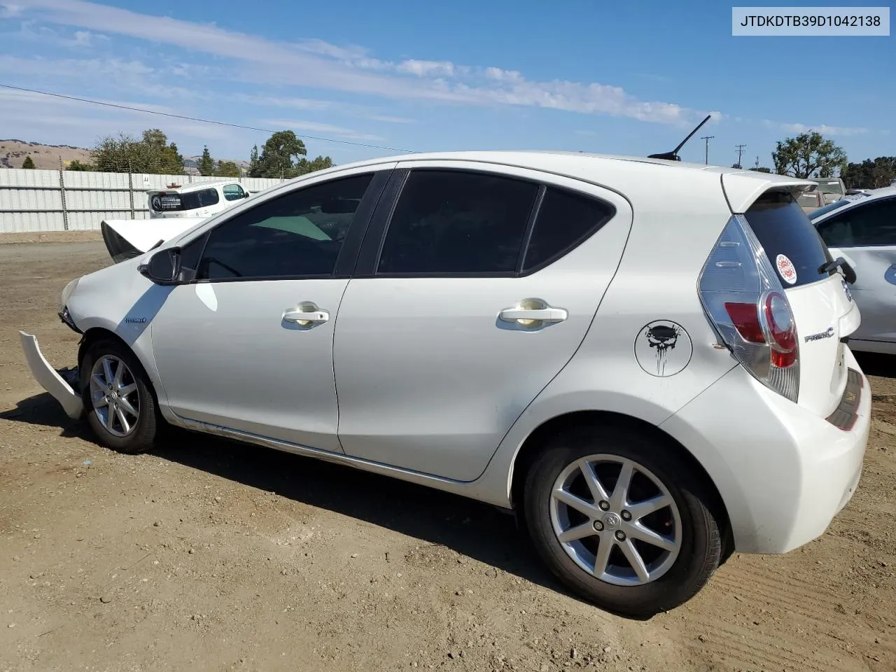 2013 Toyota Prius C VIN: JTDKDTB39D1042138 Lot: 67172044