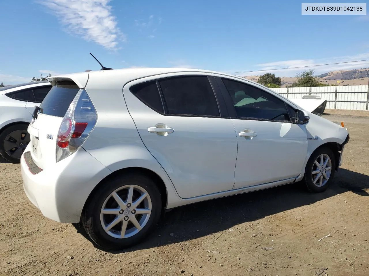 2013 Toyota Prius C VIN: JTDKDTB39D1042138 Lot: 67172044