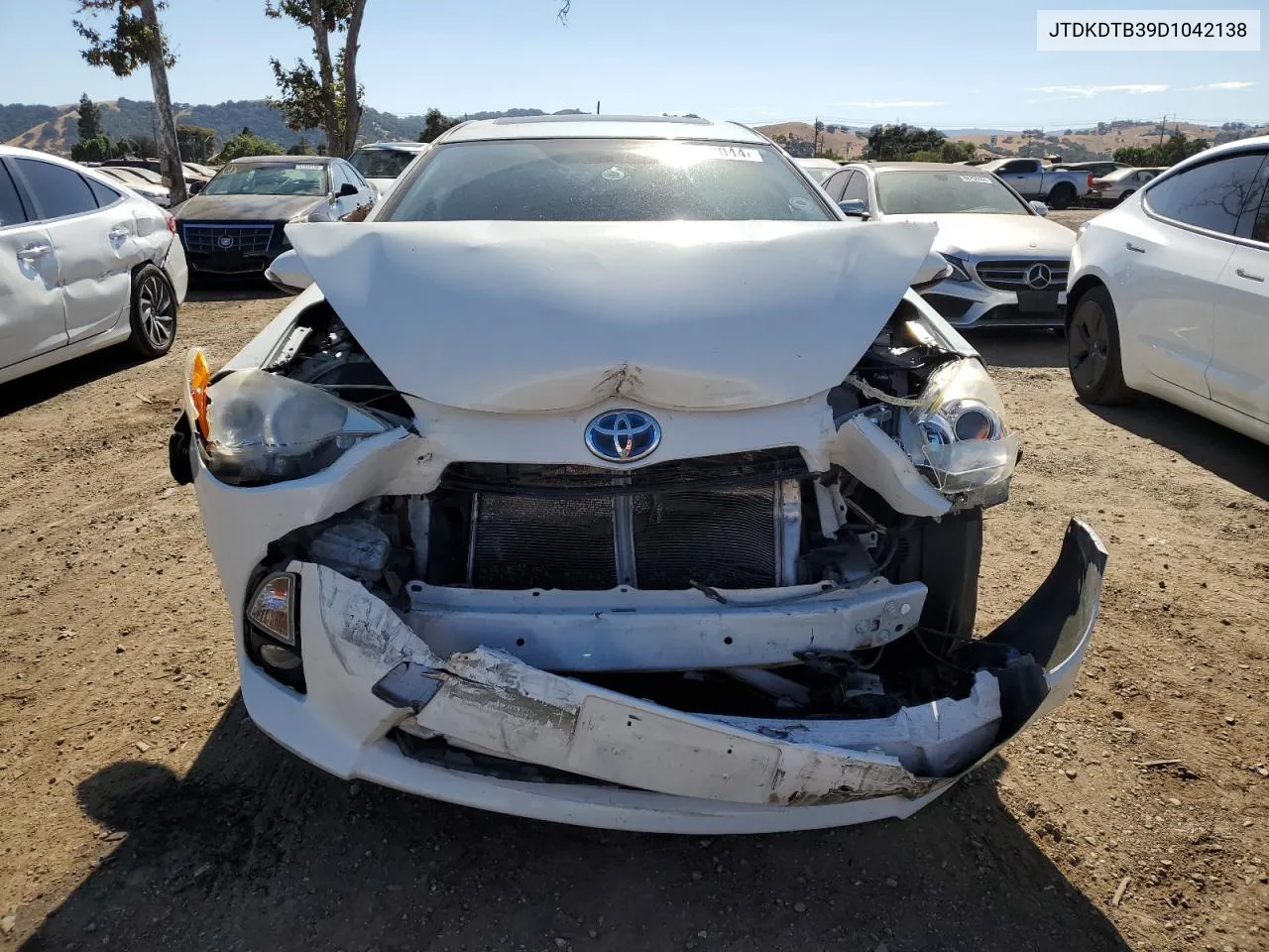 2013 Toyota Prius C VIN: JTDKDTB39D1042138 Lot: 67172044