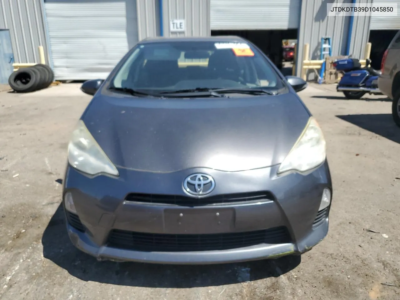 2013 Toyota Prius C VIN: JTDKDTB39D1045850 Lot: 67791994