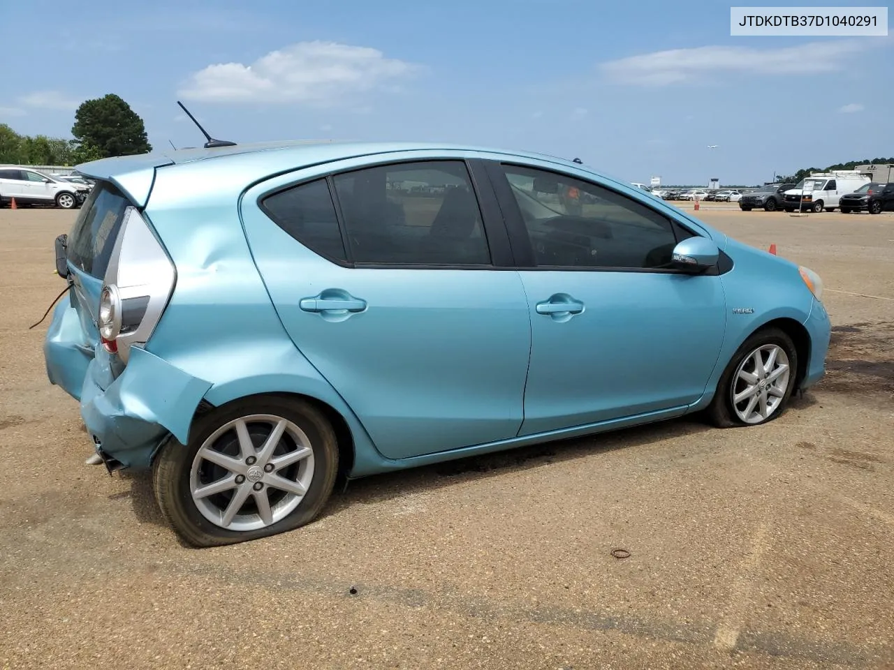 2013 Toyota Prius C VIN: JTDKDTB37D1040291 Lot: 67964404