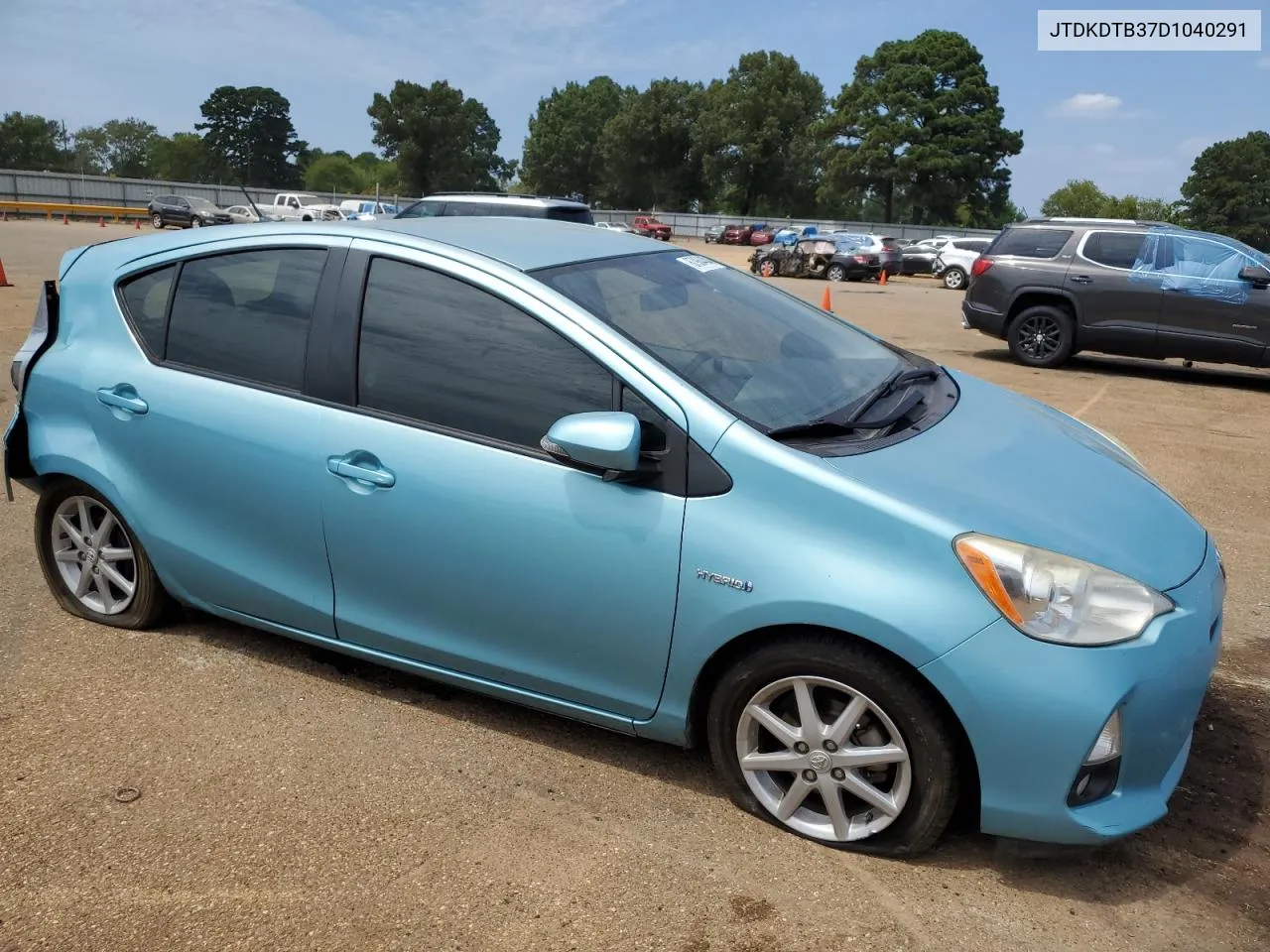 2013 Toyota Prius C VIN: JTDKDTB37D1040291 Lot: 67964404