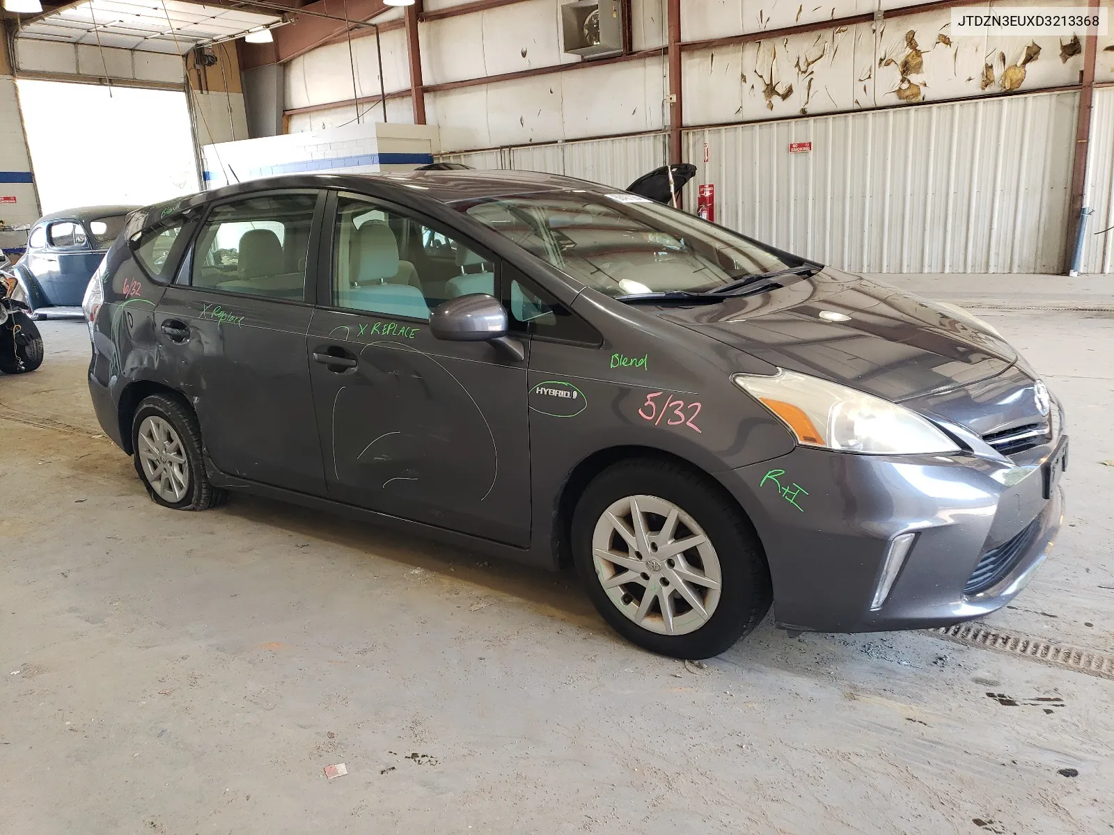 2013 Toyota Prius V VIN: JTDZN3EUXD3213368 Lot: 68487354