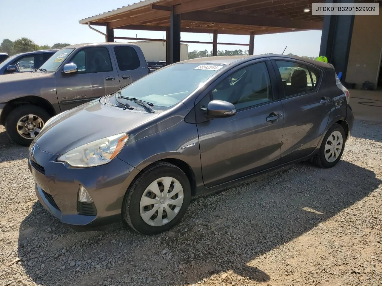 2013 Toyota Prius C VIN: JTDKDTB32D1529939 Lot: 68542244