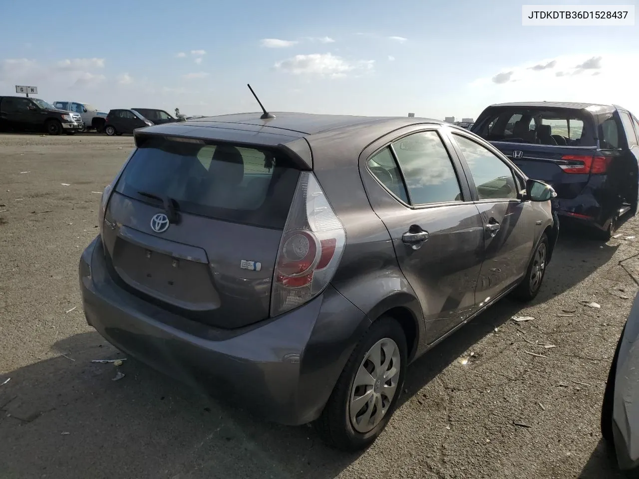 2013 Toyota Prius C VIN: JTDKDTB36D1528437 Lot: 68714064