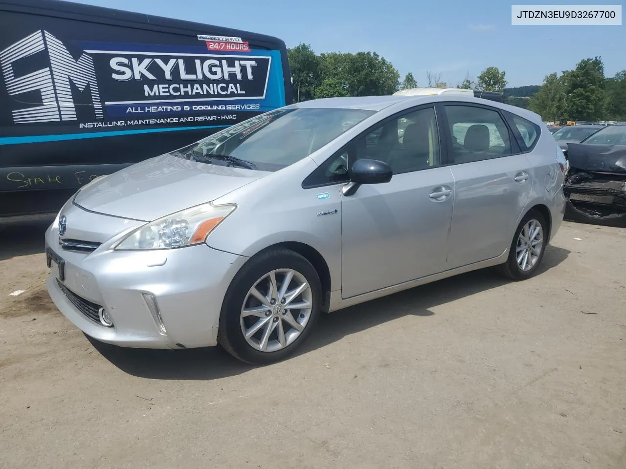 JTDZN3EU9D3267700 2013 Toyota Prius V