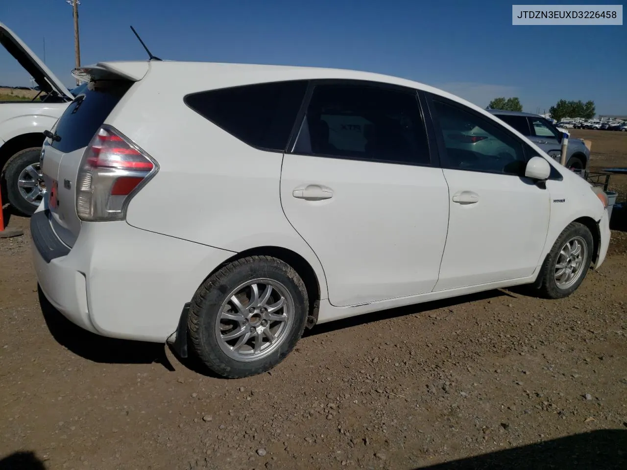 JTDZN3EUXD3226458 2013 Toyota Prius V