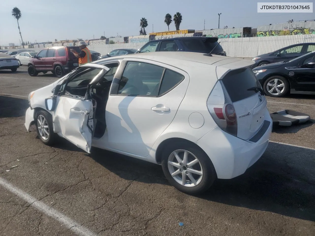 2013 Toyota Prius C VIN: JTDKDTB37D1047645 Lot: 71607454