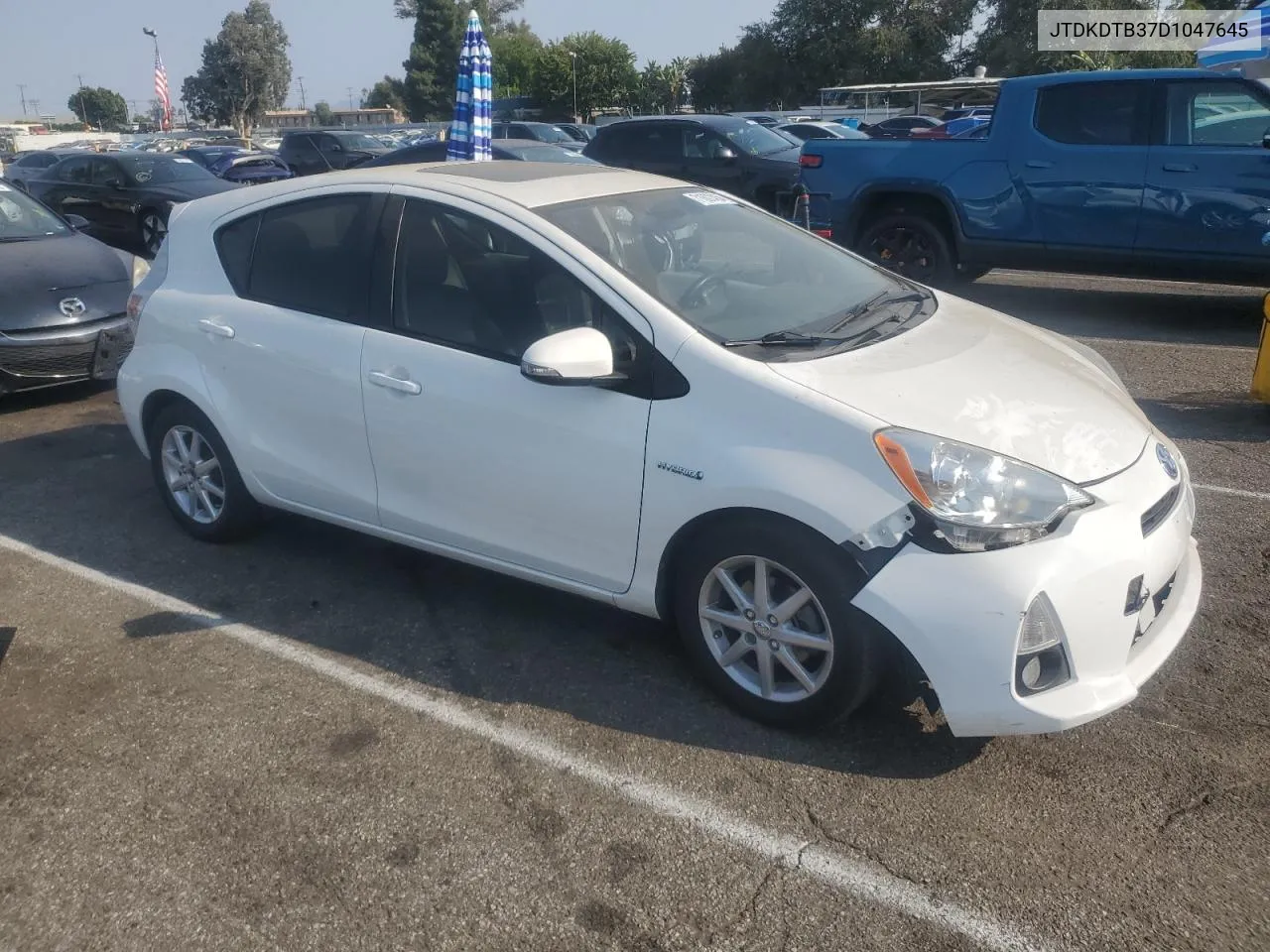 2013 Toyota Prius C VIN: JTDKDTB37D1047645 Lot: 71607454