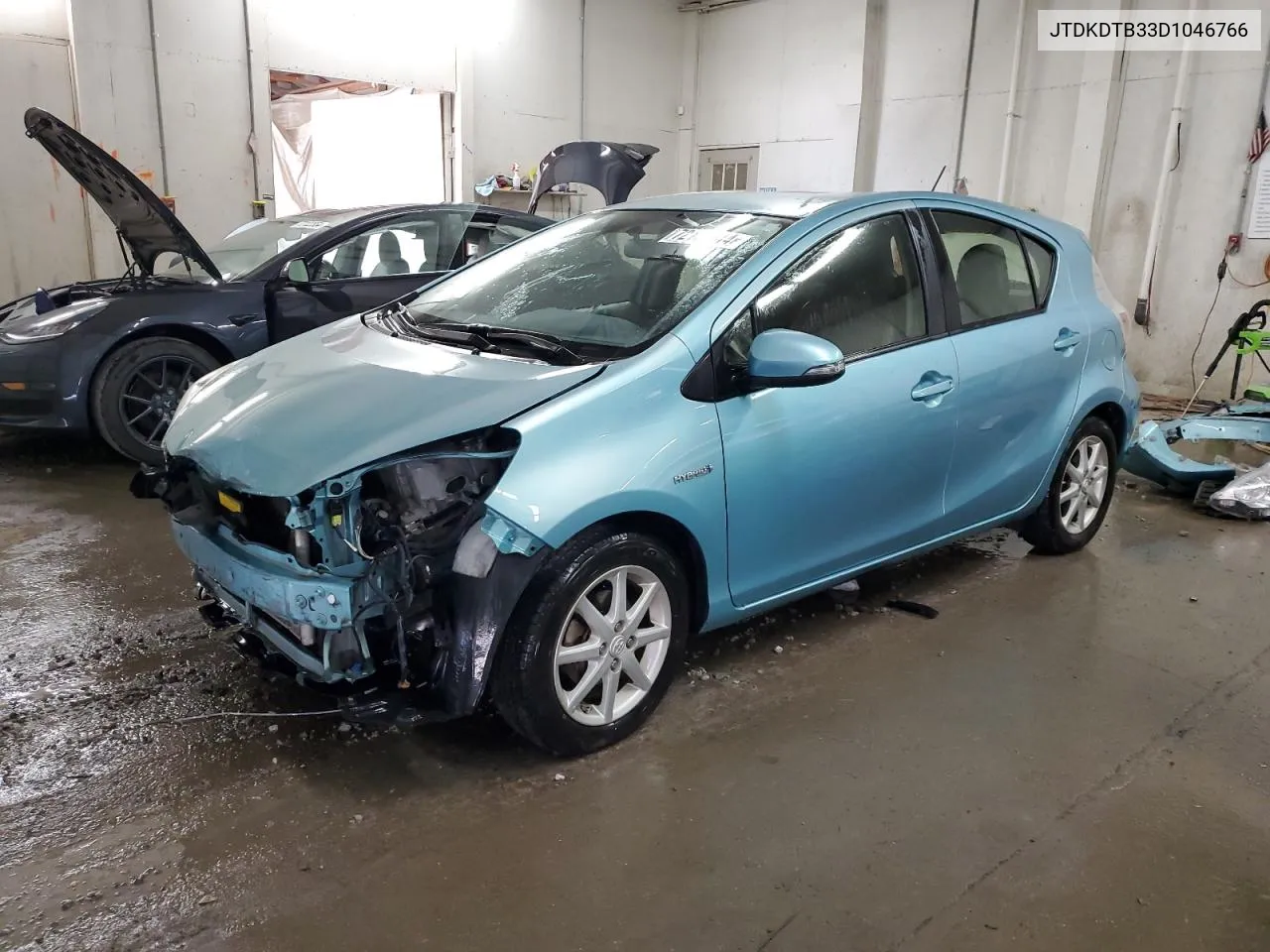 2013 Toyota Prius C VIN: JTDKDTB33D1046766 Lot: 72185944