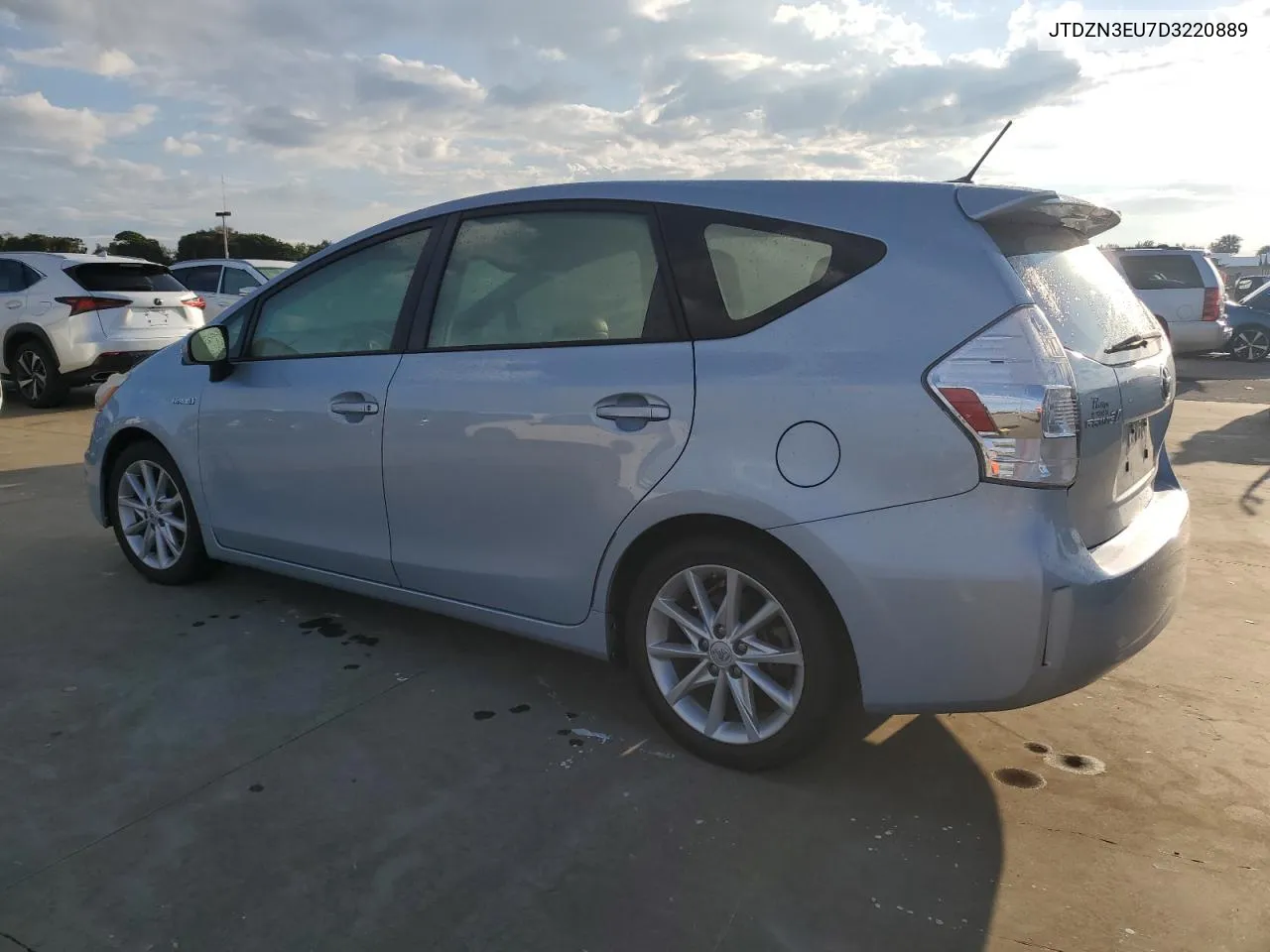 2013 Toyota Prius V VIN: JTDZN3EU7D3220889 Lot: 73943714