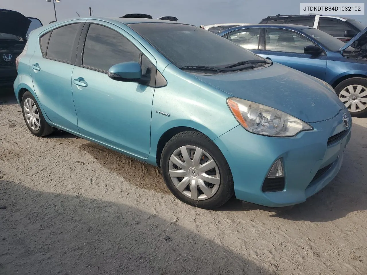 2013 Toyota Prius C VIN: JTDKDTB34D1032102 Lot: 73985984