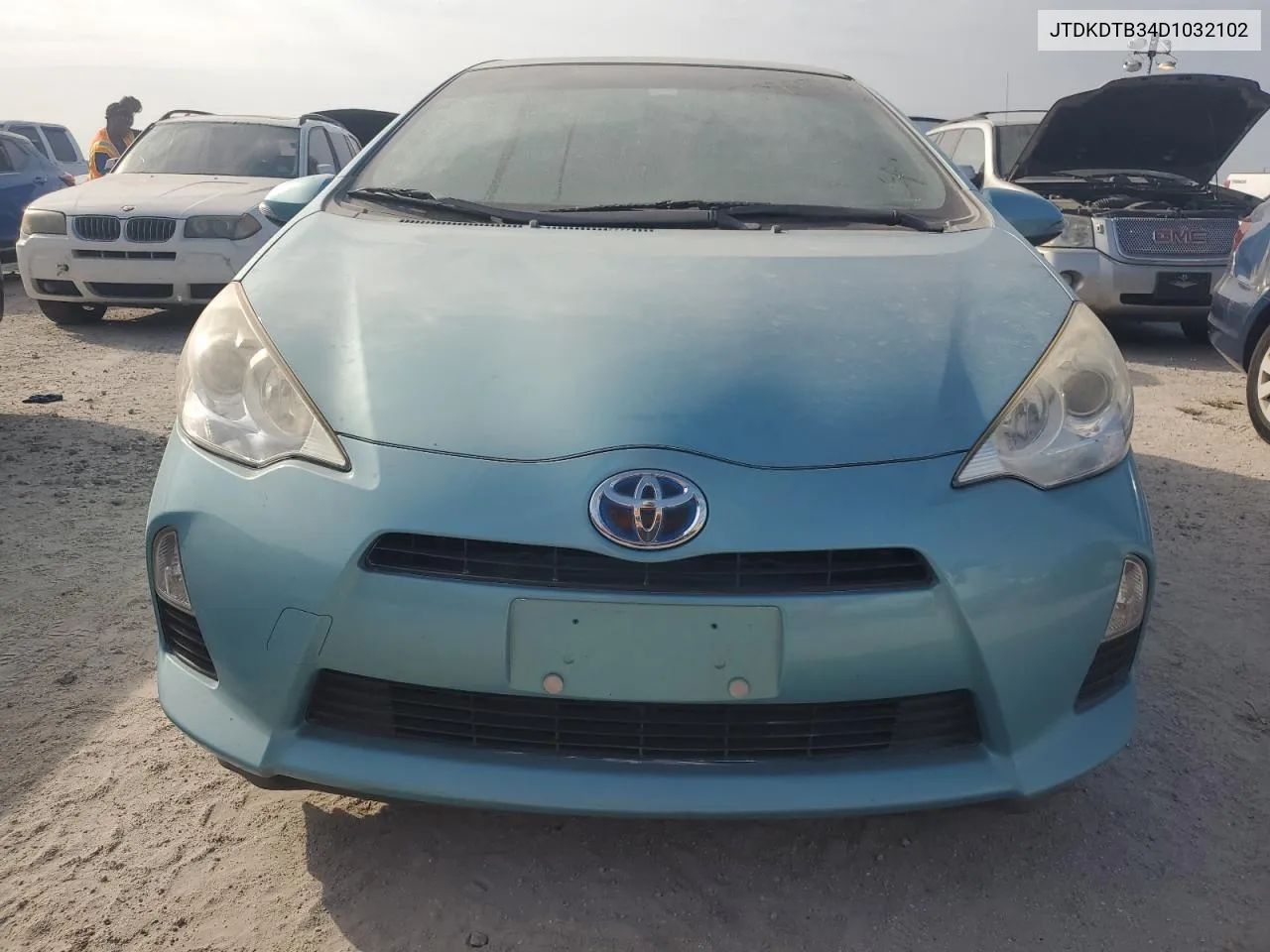 2013 Toyota Prius C VIN: JTDKDTB34D1032102 Lot: 73985984