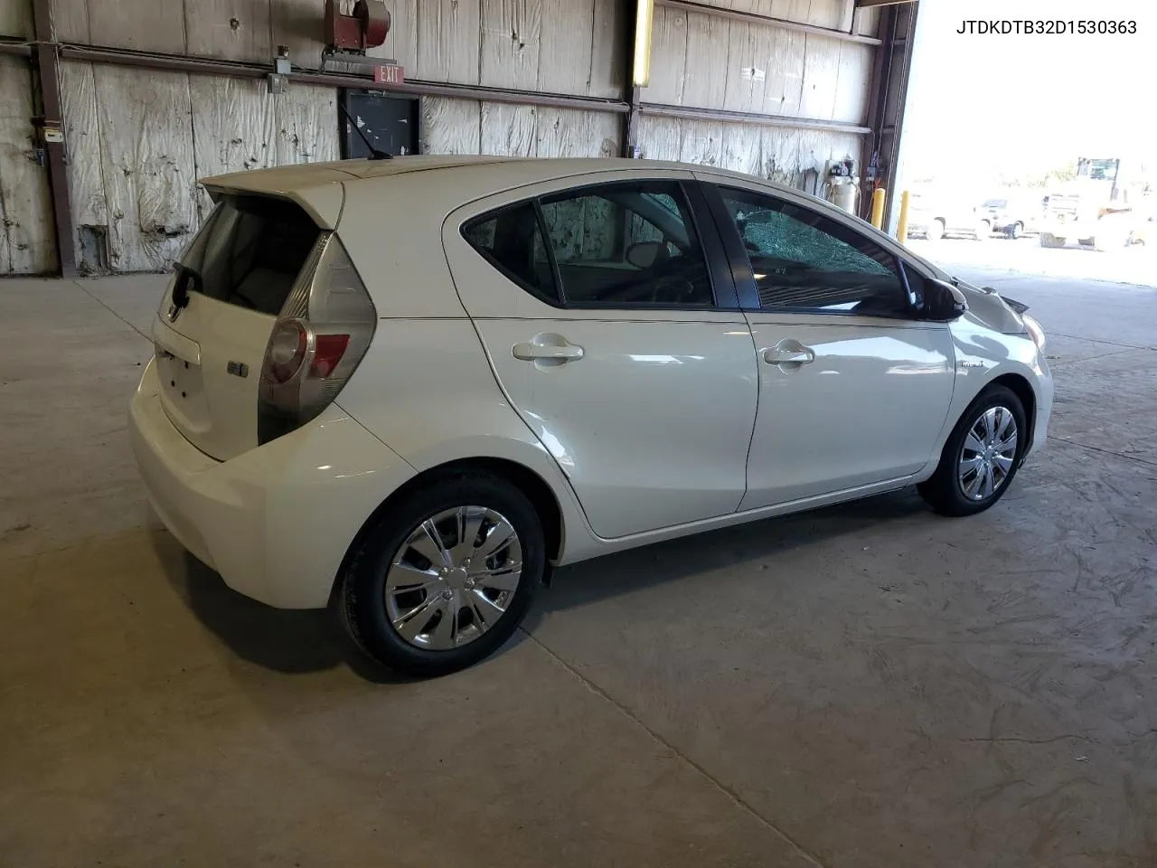 2013 Toyota Prius C VIN: JTDKDTB32D1530363 Lot: 74104344