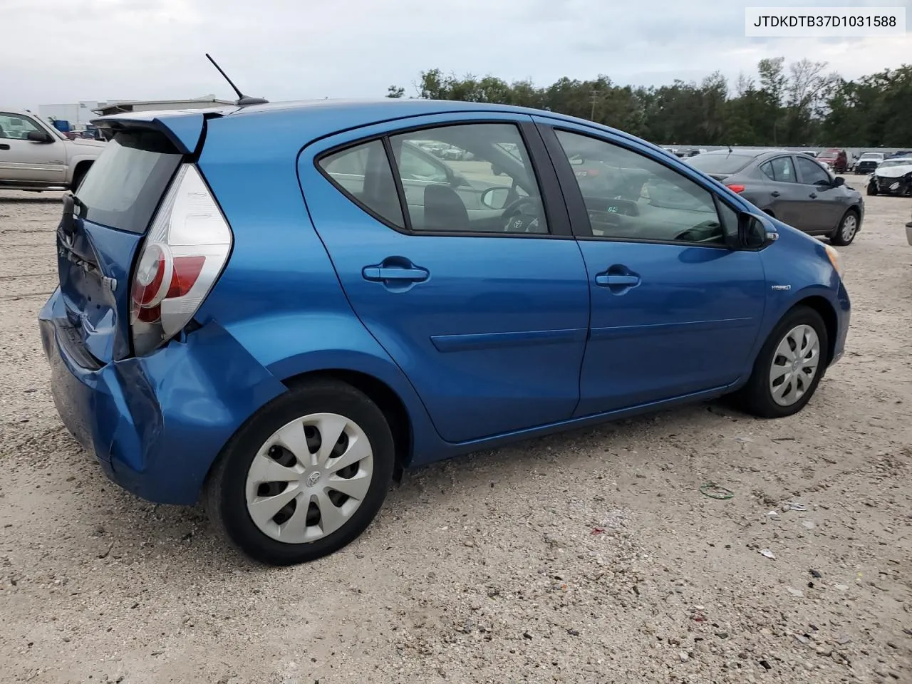 2013 Toyota Prius C VIN: JTDKDTB37D1031588 Lot: 75282154