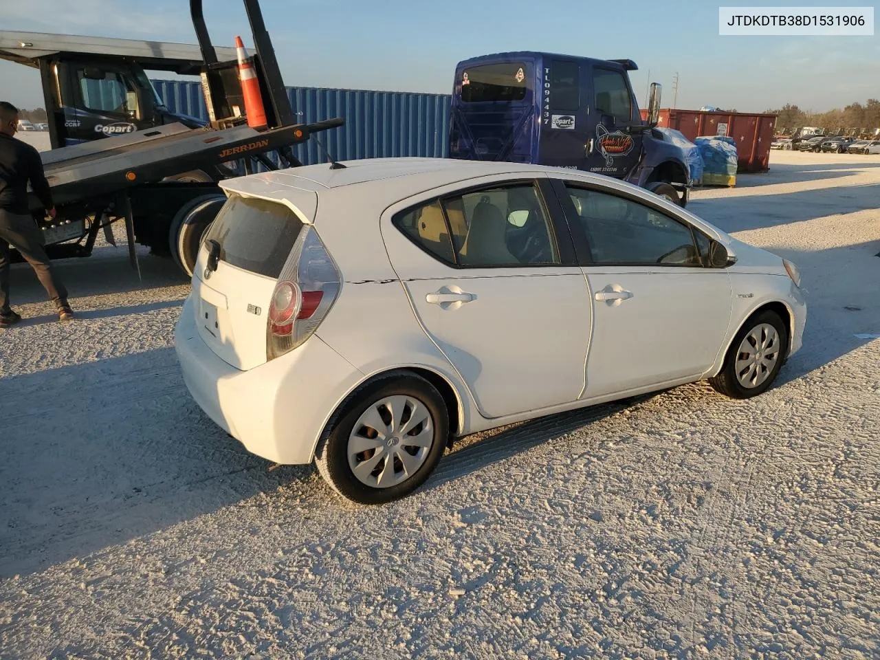 2013 Toyota Prius C VIN: JTDKDTB38D1531906 Lot: 76024014