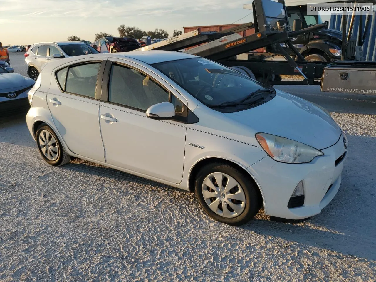 2013 Toyota Prius C VIN: JTDKDTB38D1531906 Lot: 76024014