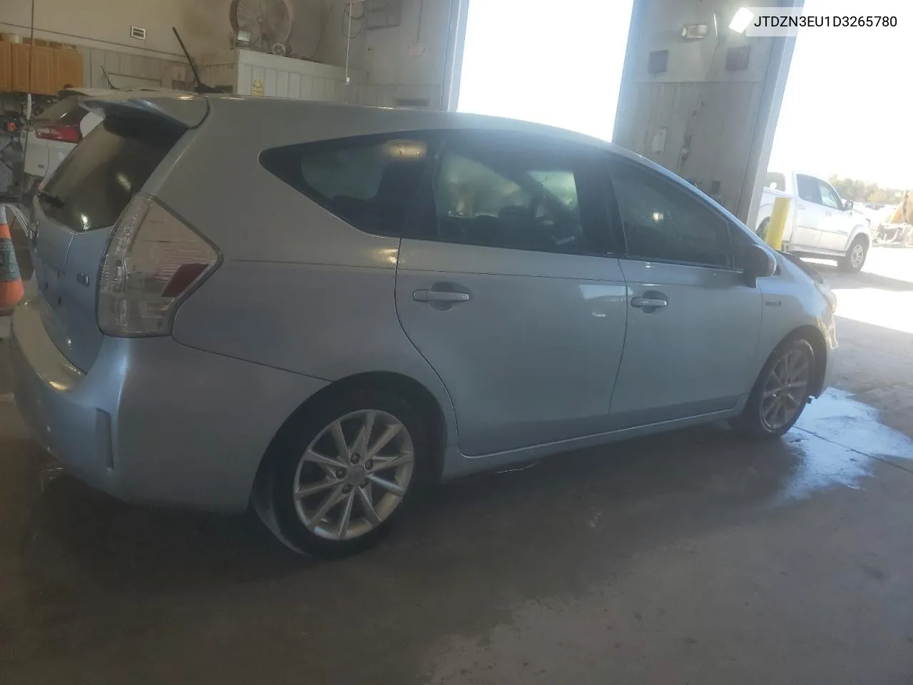 JTDZN3EU1D3265780 2013 Toyota Prius V