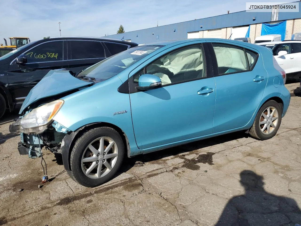 2013 Toyota Prius C VIN: JTDKDTB31D1045924 Lot: 76927344