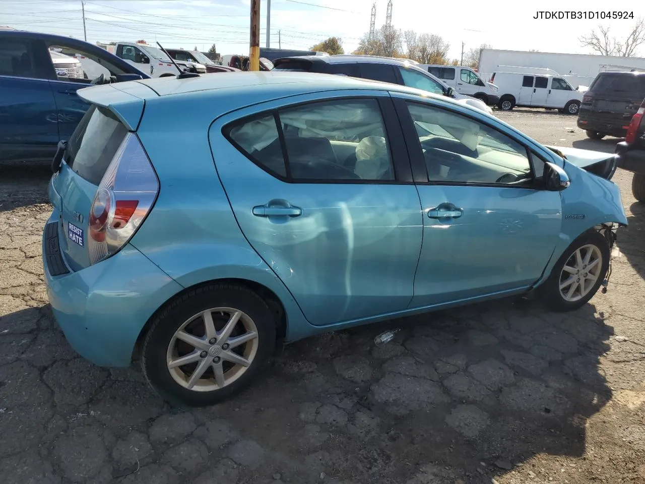 2013 Toyota Prius C VIN: JTDKDTB31D1045924 Lot: 76927344