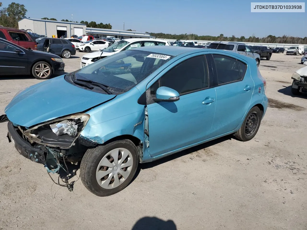 2013 Toyota Prius C VIN: JTDKDTB37D1033938 Lot: 76932084