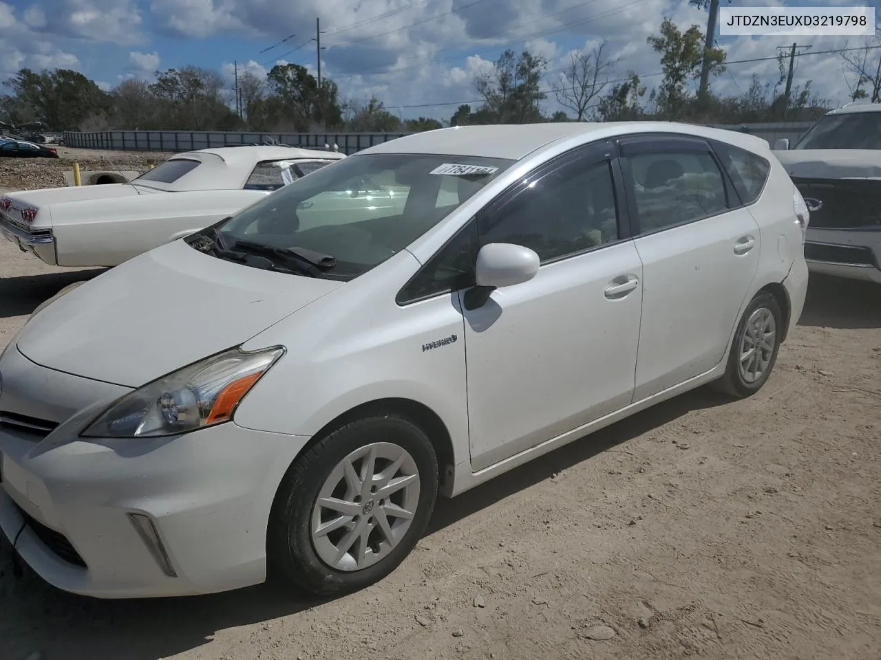 JTDZN3EUXD3219798 2013 Toyota Prius V